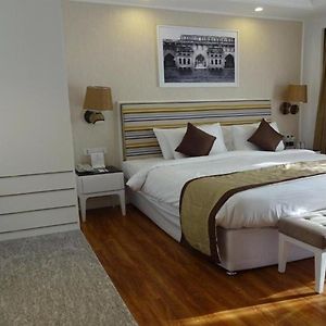 Winter Green King Bed